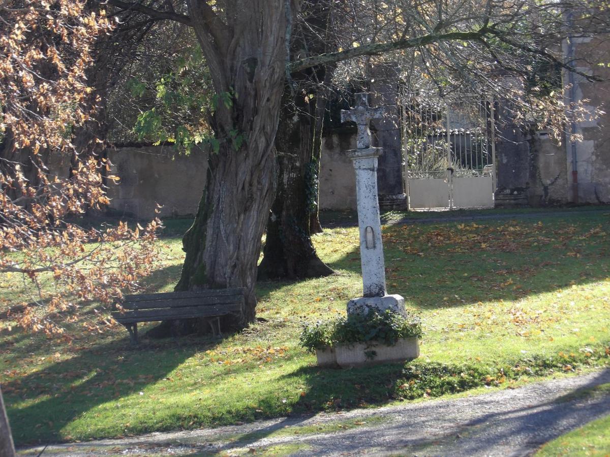 Au Pays De Jacquou : Chambre D'Hotes Et Table D'Hotes Fossemagne Bagian luar foto