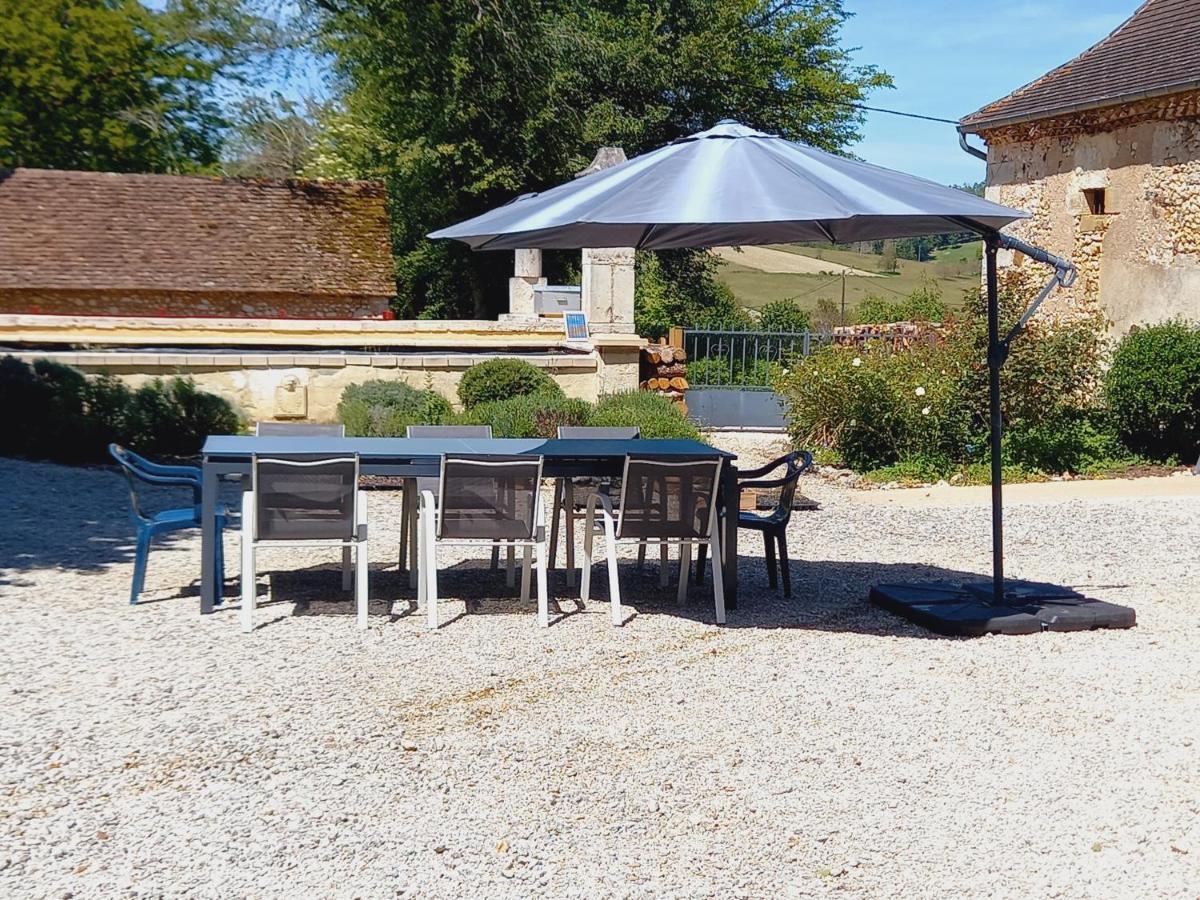 Au Pays De Jacquou : Chambre D'Hotes Et Table D'Hotes Fossemagne Bagian luar foto