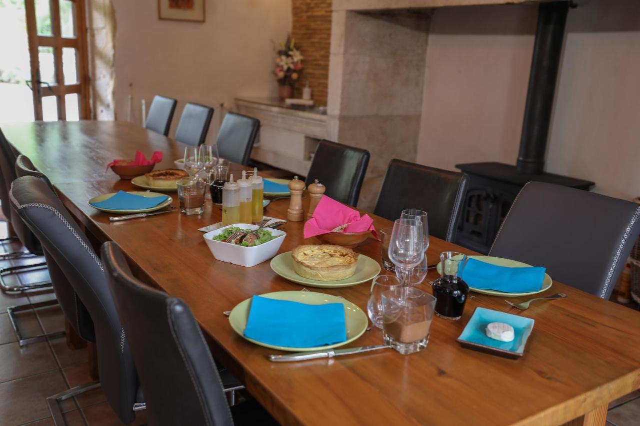 Au Pays De Jacquou : Chambre D'Hotes Et Table D'Hotes Fossemagne Bagian luar foto